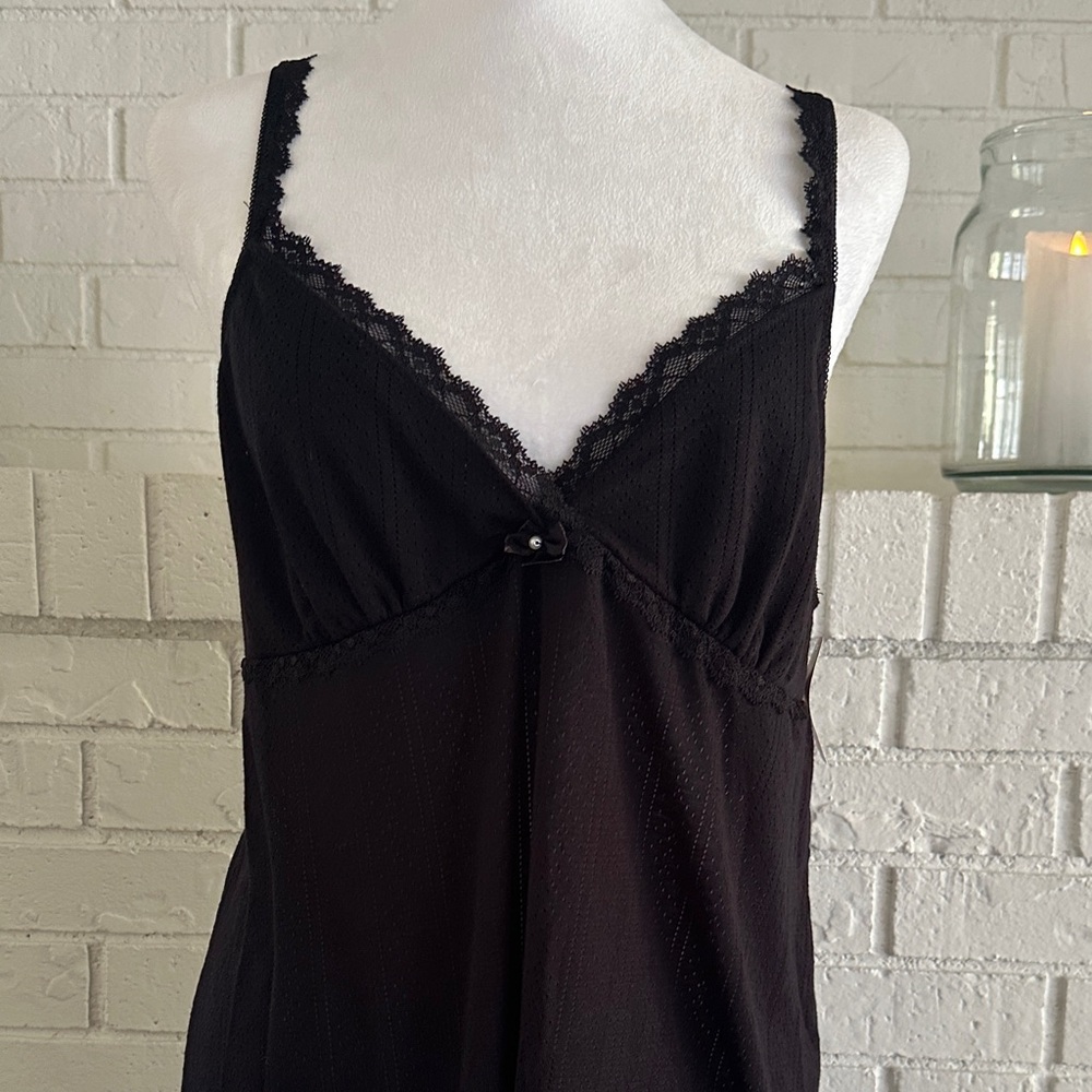 Elegant Black Lace Trim Nightgown